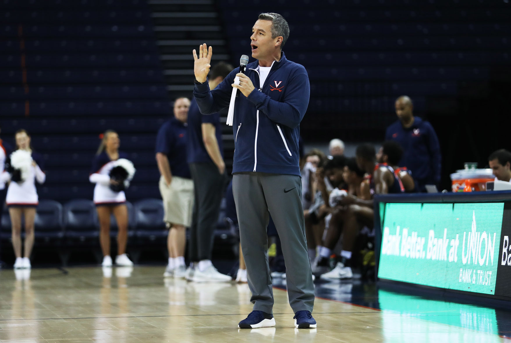 CDP 1014 Uva Hoops 452.JPG